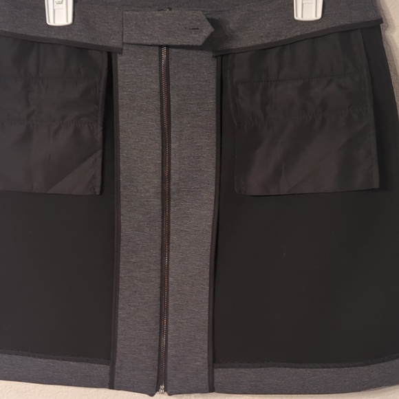 Mini skirts - Picture 7 of 8